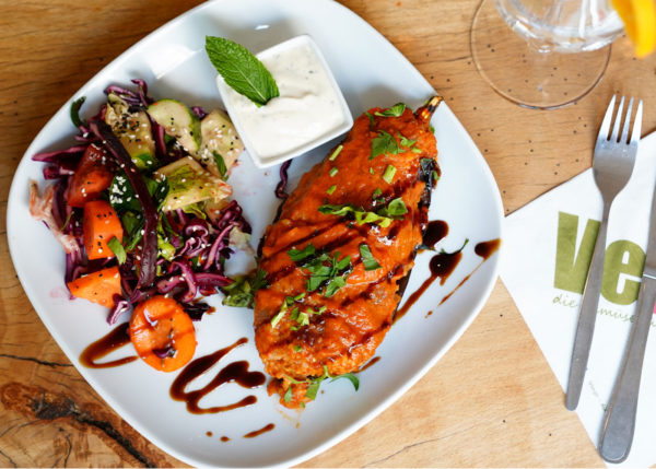 Orientalisch gefüllte Aubergine